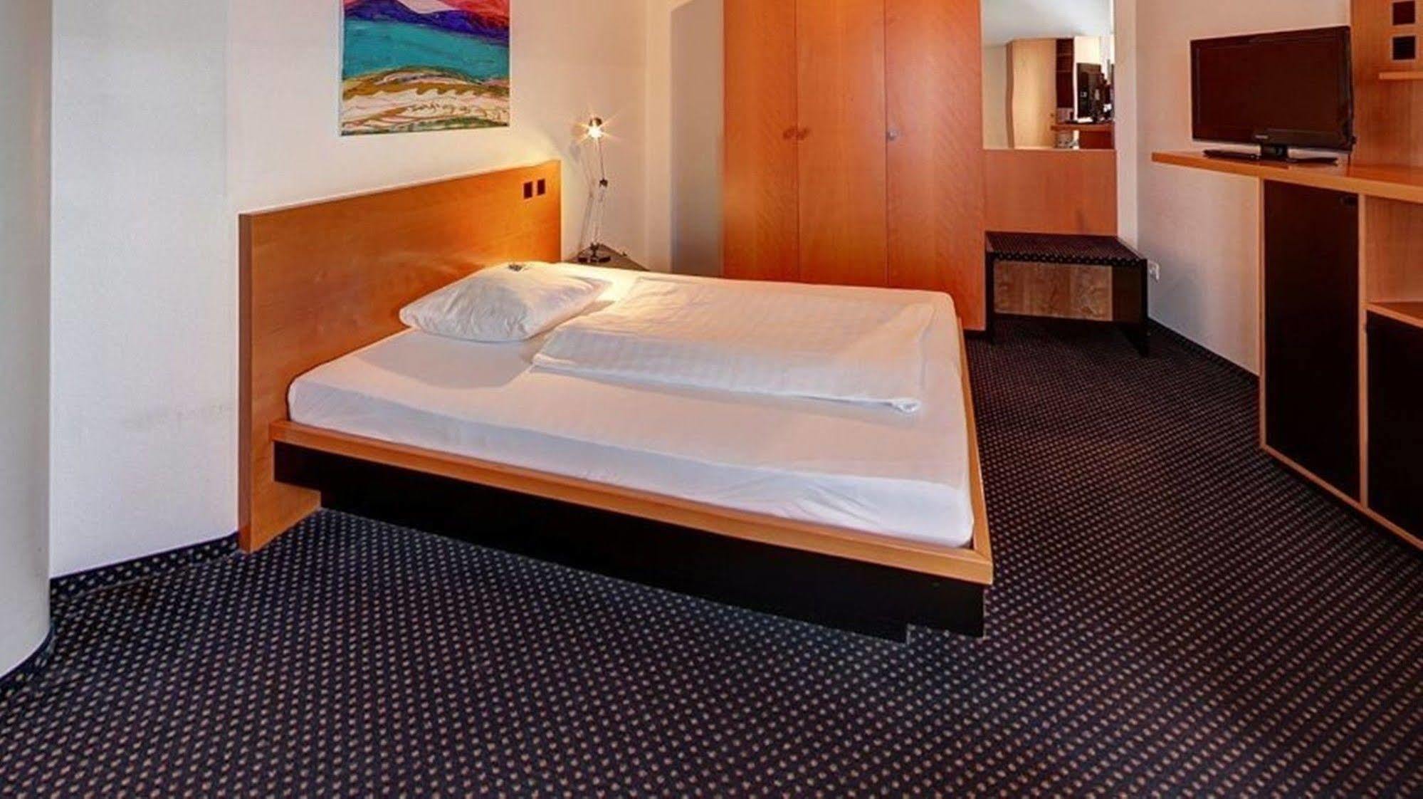 Plaza Suites Ruesselsheim Rüsselsheim Exterior foto